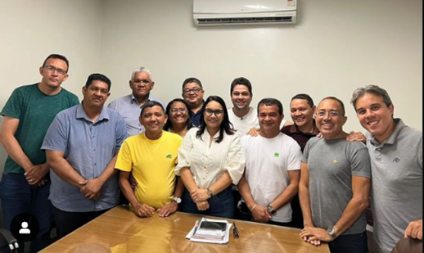 Prefeita Dinair Veloso e sua base de vereadores